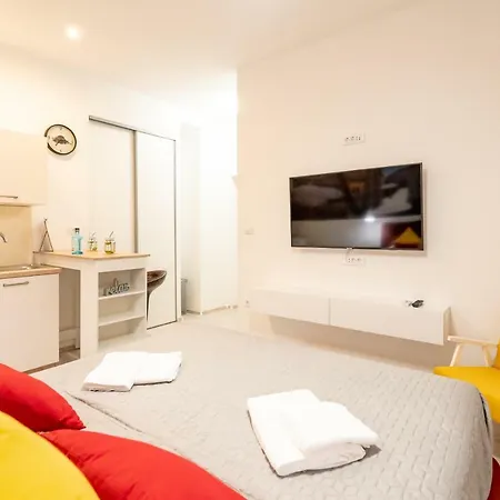 Marin Center Apartmán *